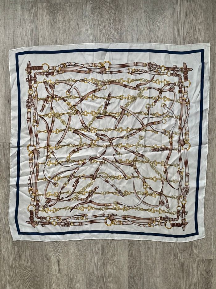 Foulard crème - photo numéro 2