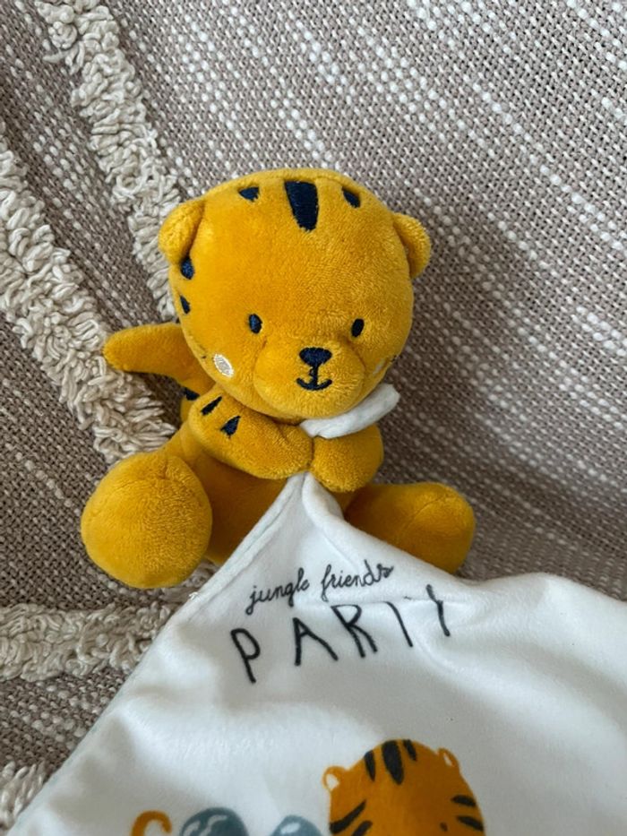 Peluche doudou mouchoir 13cm simba toys tigre orange jaune et blanc très bon état - photo numéro 2