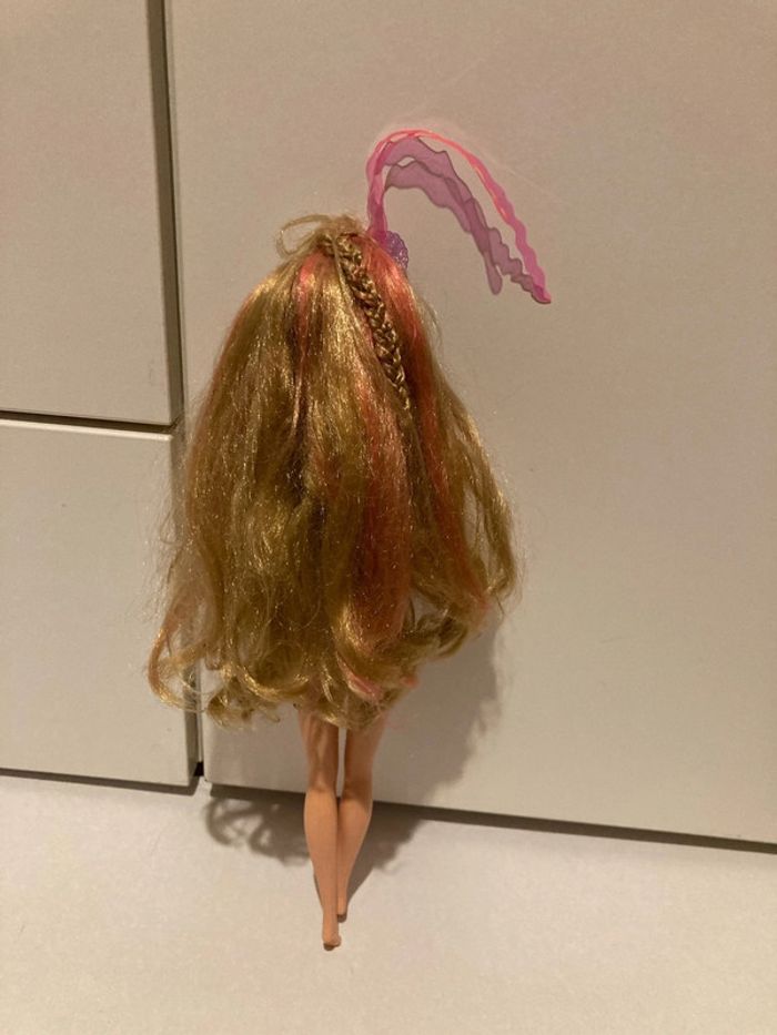 Très jolie barbie Mattel 2013 - photo numéro 3