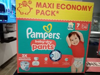 Lot 62 pants pampers baby dry taille 7