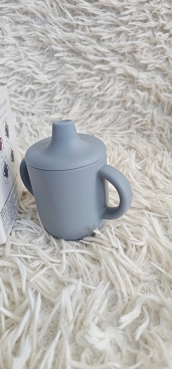 Tasse d'apprentissage en silicone gris Neuf - photo numéro 2