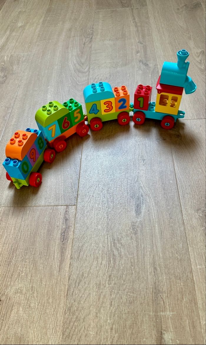 🍃 LEGO DUPLO Le train des chiffres complet - photo numéro 1