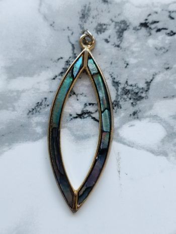 Pendentif en nacre vintage