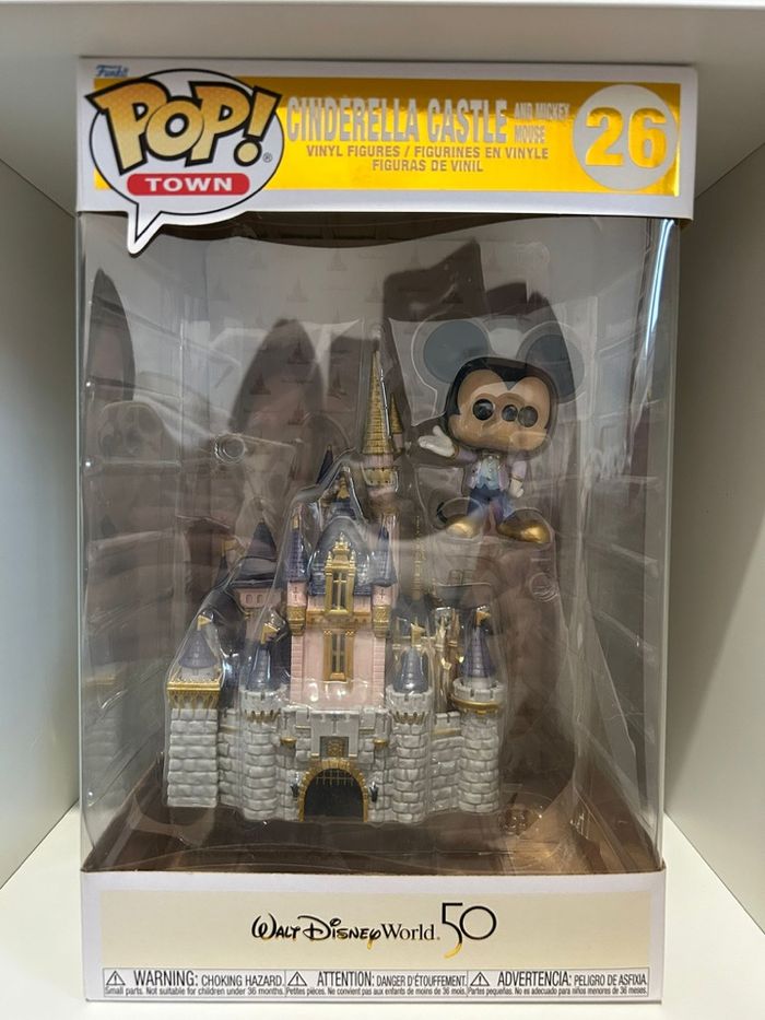 Funko Pop Disney – Cinderella Castle and Mickey Mouse (#26)