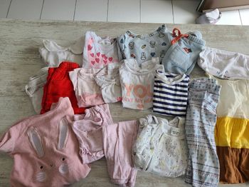 Lot de vêtements 9/12 mois
