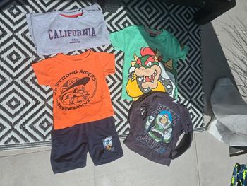 Lot de vêtements taille 4 ans bowser buzz l'eclair short tee shirt