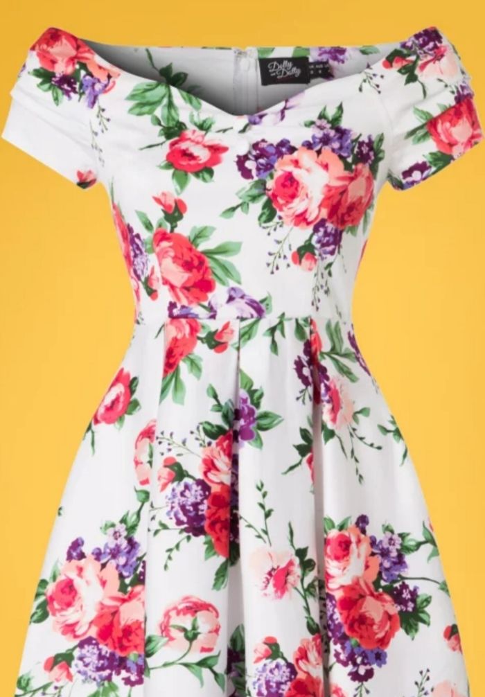 Robe Dolly Dotty neuve a motifs floraux - photo numéro 2