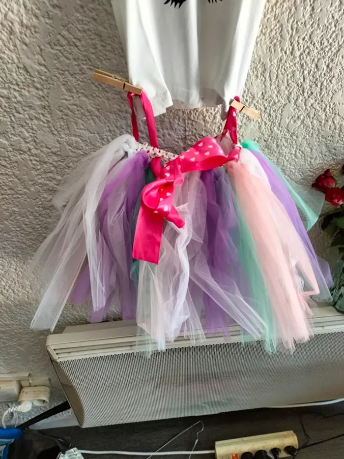 Déguisement t-shirt avec tutu licorne T 10 ans neuf. - photo numéro 6