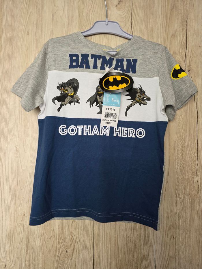 TEE-SHIRT GARÇON 👦 BATMAM TAILLE 6ANS