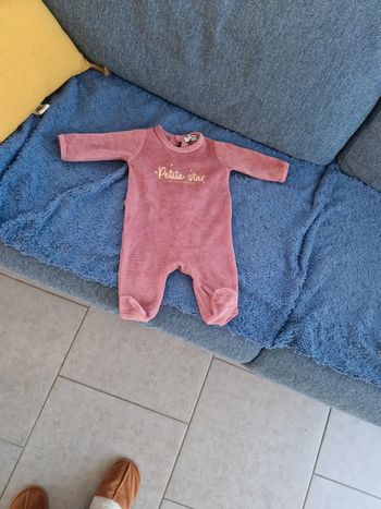 Pyjama 3 mois comme neuf