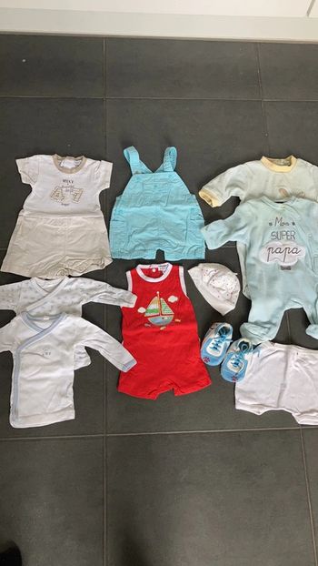 Lot 10 vêtements bébé