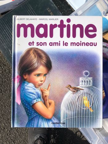 Martine et son ami le moineau