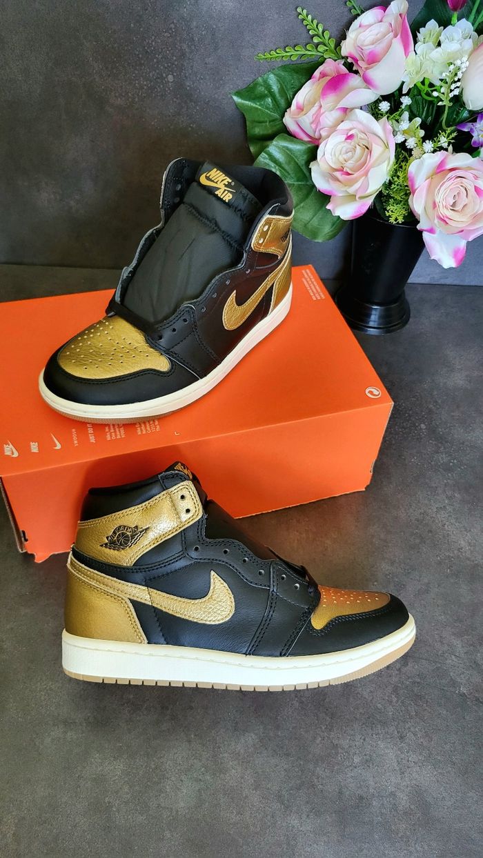 Air Jordan 1 Retro High OG Black Metallic Gold Sail - DZ5485071 - Unisex - Size : 38.5 🌈🌈 - photo numéro 3