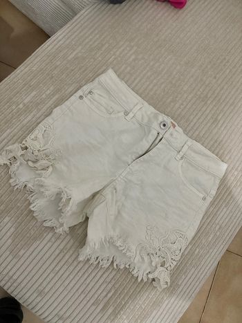 Short blanc a dentelle