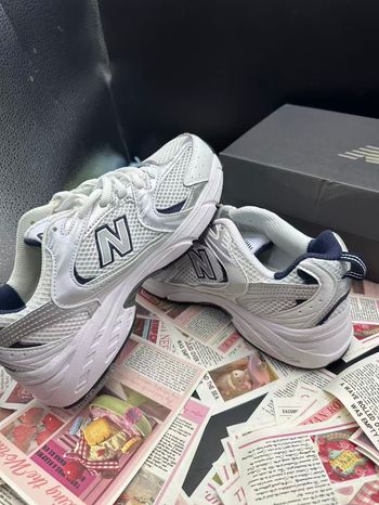 Baskets New Balance 530 blanches --- Taille 40