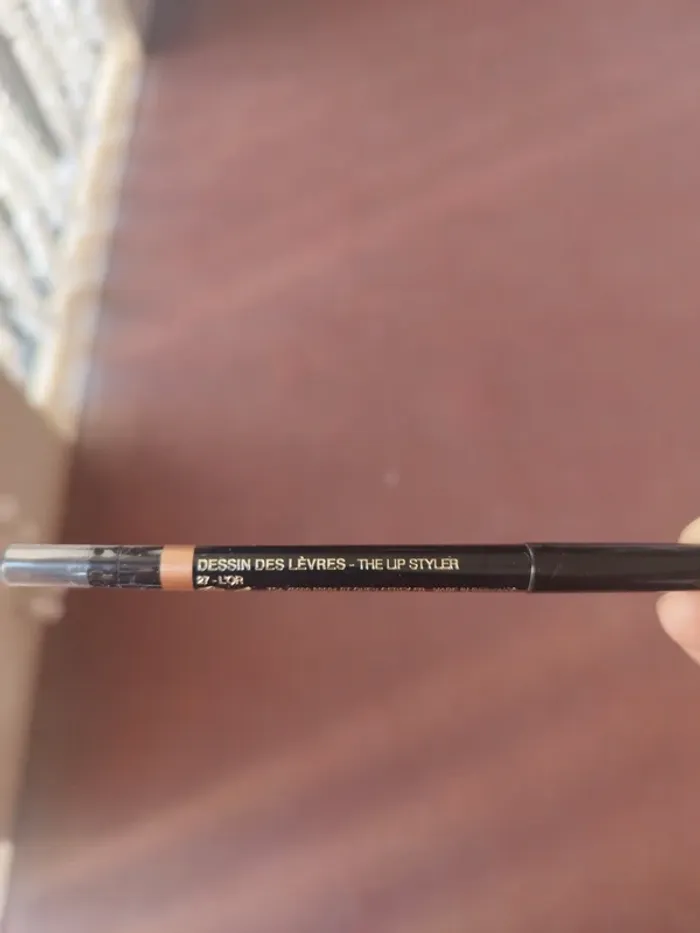 Crayon contour à lèvres Yves Saint Laurent couleur or n°27 - photo numéro 6