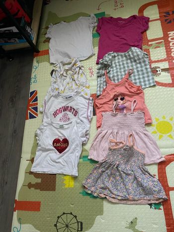 Lot 9 tee shirts/debardeurs taille 3 ans