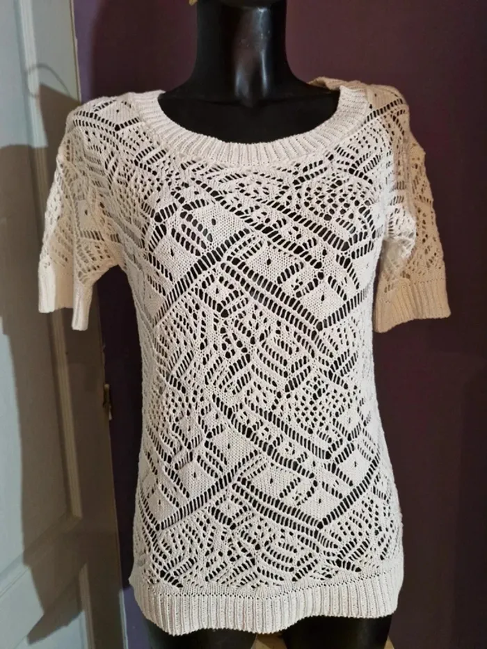 Haut ajouré blanc ss manches Agathe velmont  taille 38 - photo numéro 2