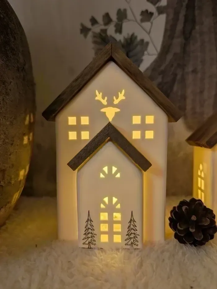 Jolie maisonnette blanche lumineuse en led - NEUVE