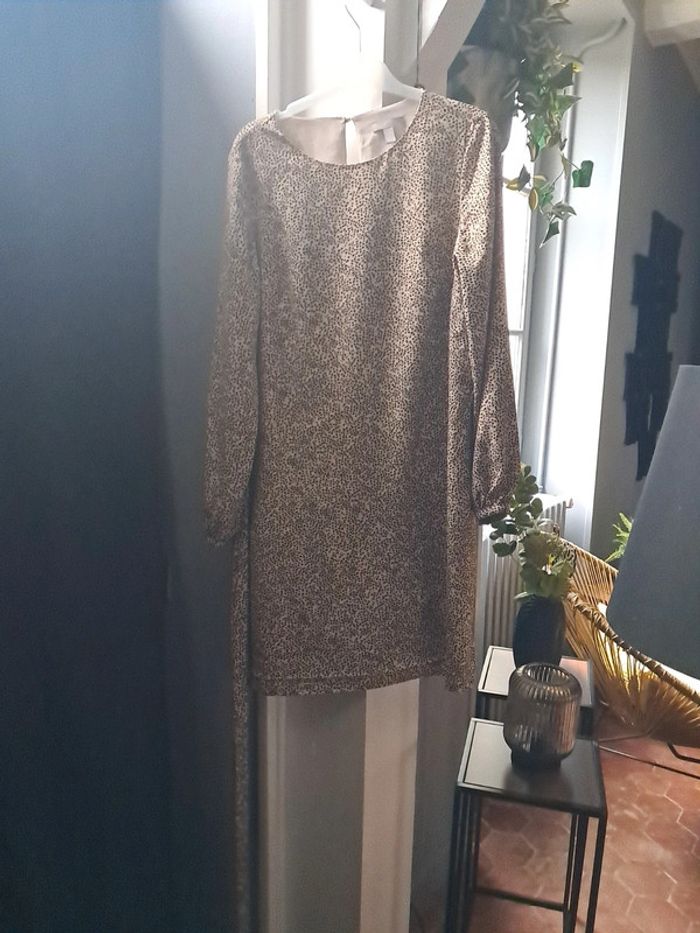 Robe de la marque H&M taille 38 - photo numéro 2