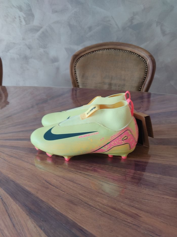 Crampons Nike T 37.5 - photo numéro 2