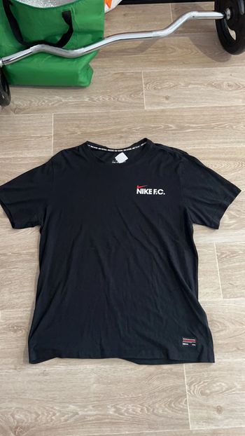 T-shirt Nike football