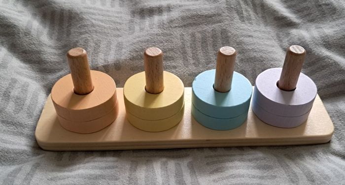 Premier jeu d'eveil, en bois