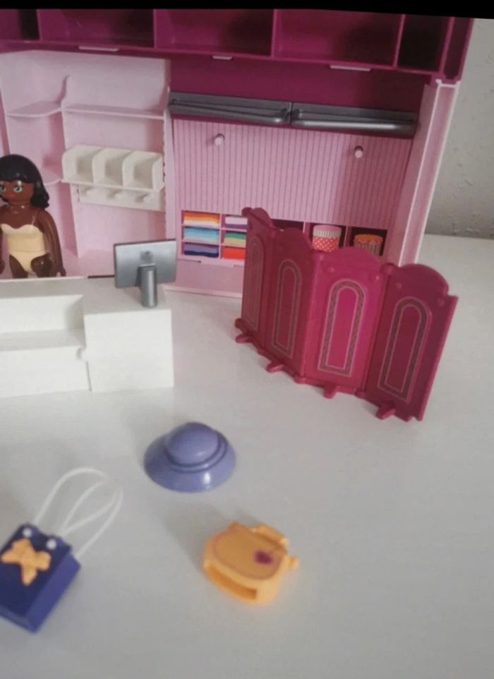 Playmobil 6862 magasin transportable avec personnage accessoire robe miroir caisse portant chapeau - photo numéro 4