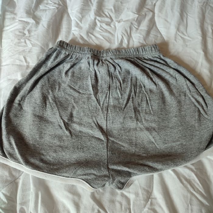Short Winnie l'ourson Disney neuf 8 ans - photo numéro 4