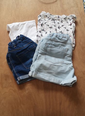 Lot de 4 vêtements