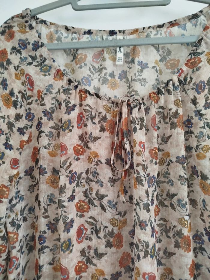 Haut blouse taille S très bon état - photo numéro 2