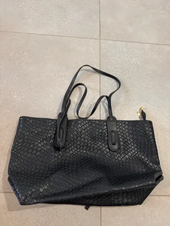 Sac à main noir, neuf sans étiquette, 45*26cm