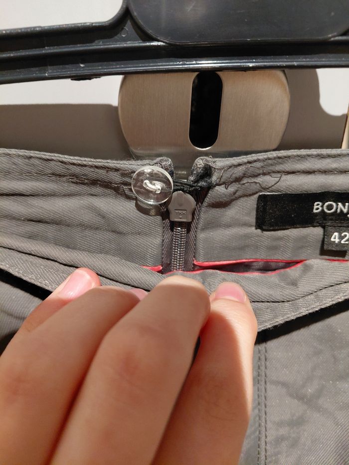 Jupe droite grise avec mini fente au derrière - photo numéro 4