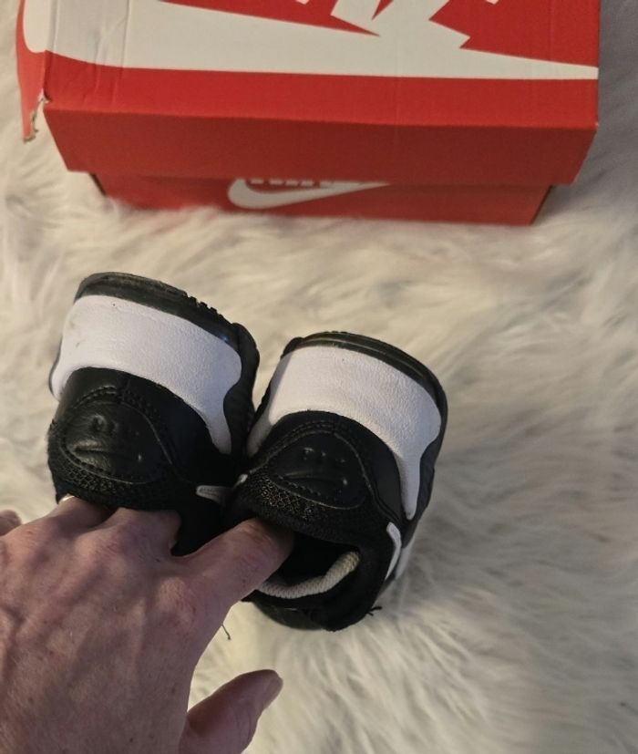 (Mise une fois ) 🤩🥰😍Superbes Baskets NIKE  AIR MAX pointure 23.5 (lacets élastiques)😍🤩💙🥰 - photo numéro 5