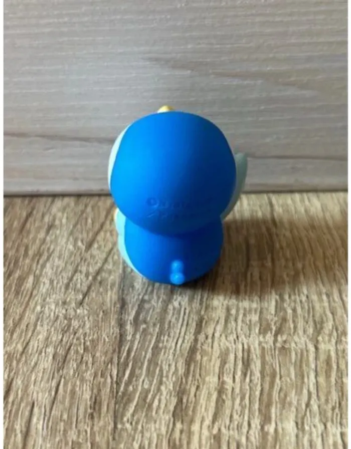 Figurine de Piplup, le Pokémon pingouin de type eau, issu de la 4e génération (région de Sinnoh) - photo numéro 2