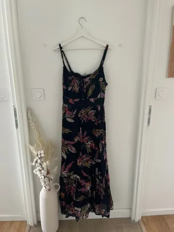 Robe bleu avec élastique sur l’arrière, taille 46