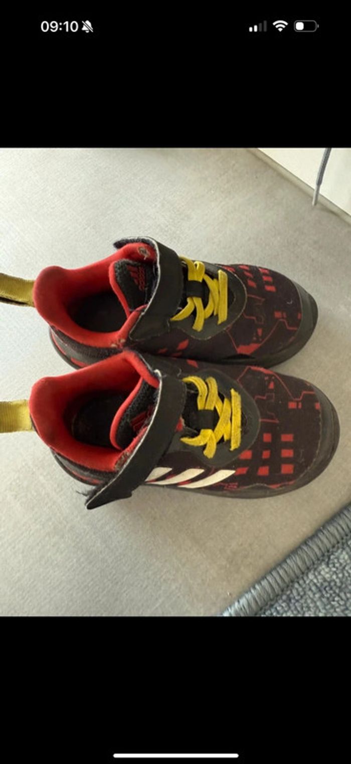 Chaussure garçons adidas t 25