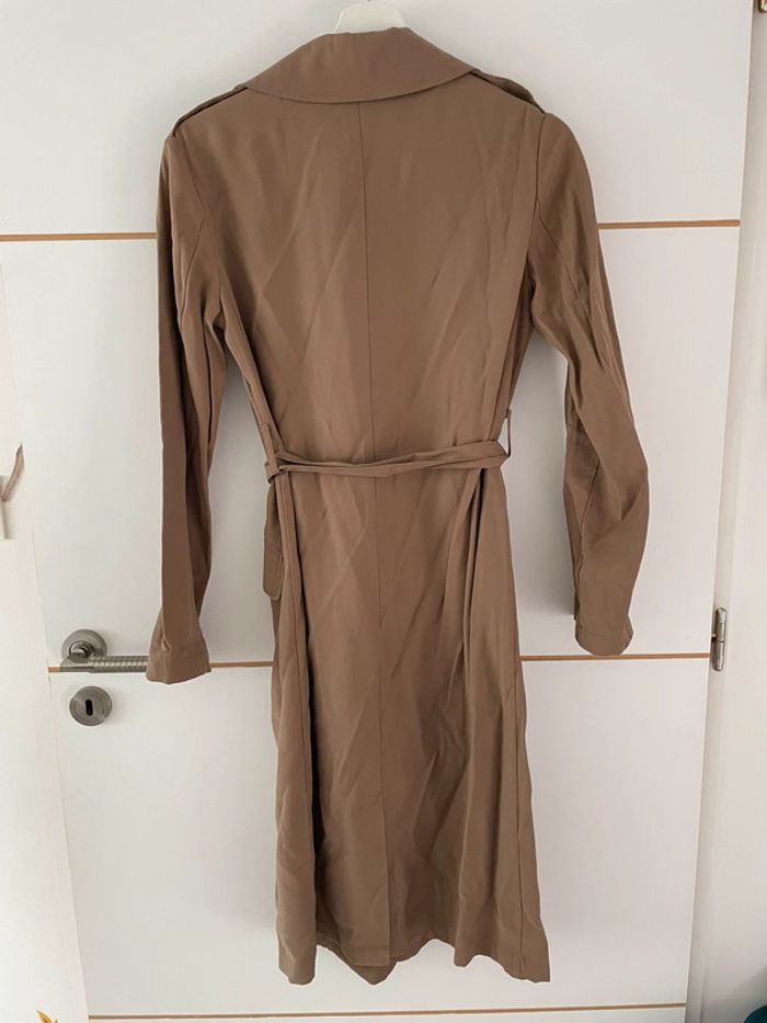 Trench long camel XS Kiabi - photo numéro 3