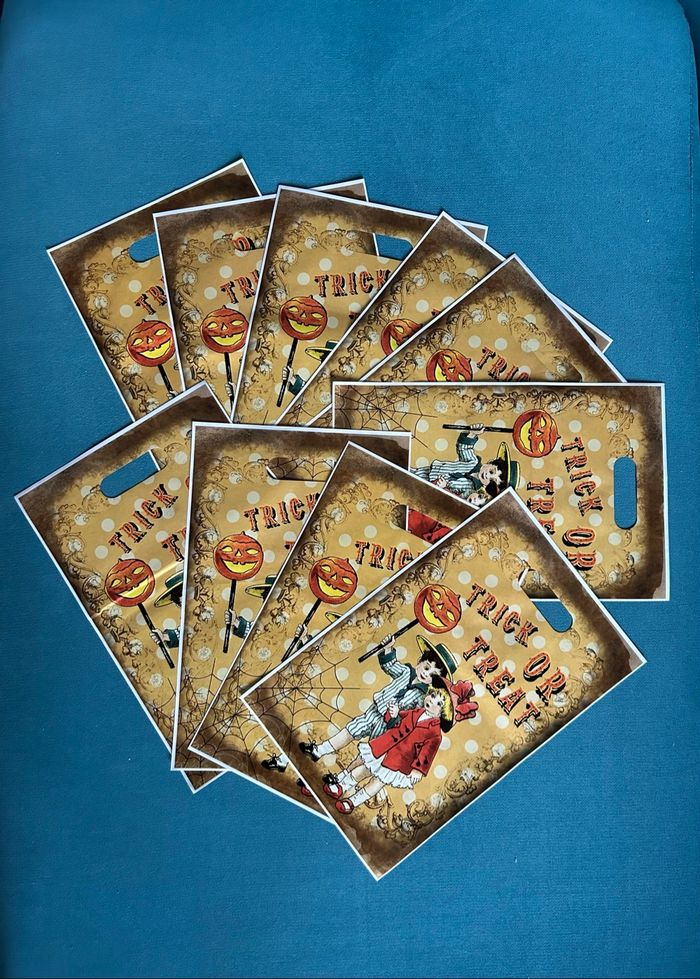 Lot de 10 sachets plastiques Halloween – motifs enfants années 1930