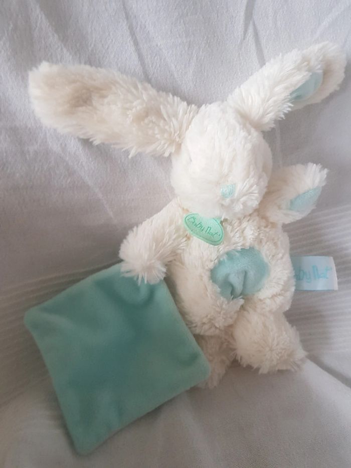 Lapin avec mouchoir bleu Babynat