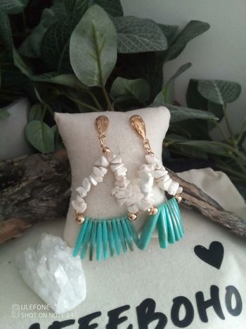 Boucles d'oreilles bohèmes pierres howlite