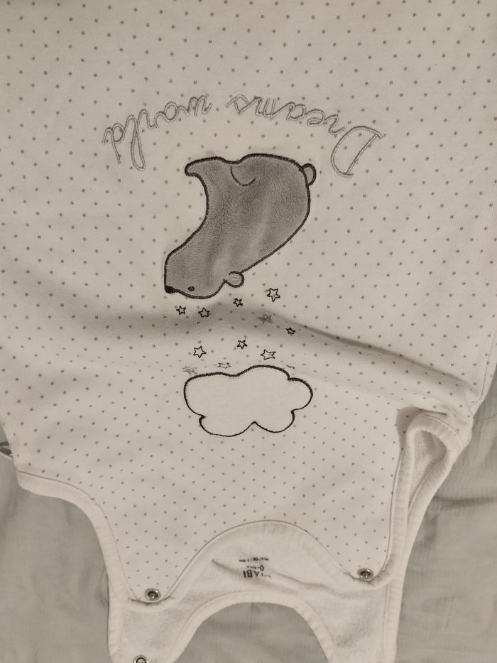 Lot 2 gigoteuses blanches Kiabi 0-6mois - photo numéro 9