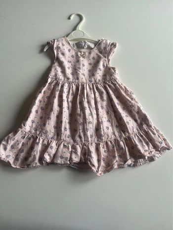 Robe rose pale avec dos nu