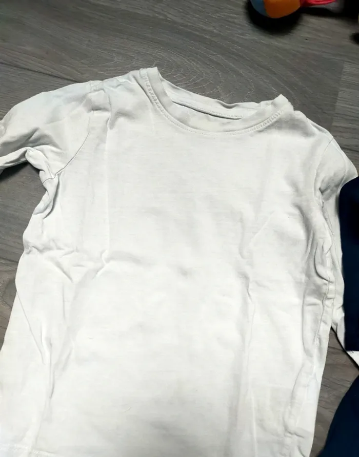 2 maillots manches longues 2-4 ans H&M - photo numéro 2