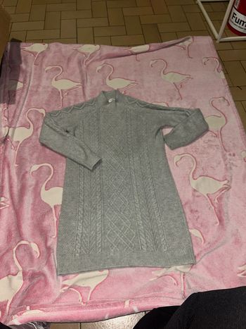 Robe pull Cache Cache