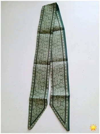 Foulard cheveux vert et blanc style bandana
