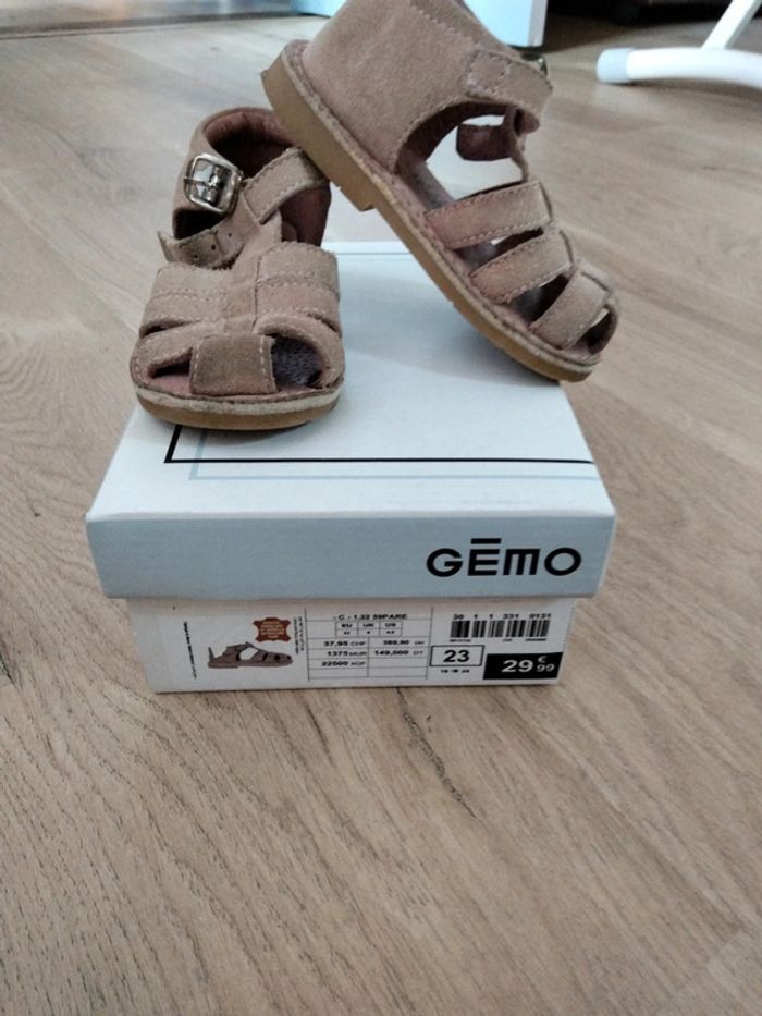 Sandale rose daim taille 23