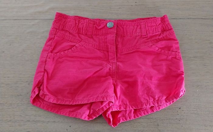 Short fille 5ans en bon état