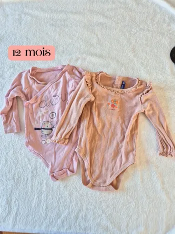 Lot 2 bodies rose 12 mois