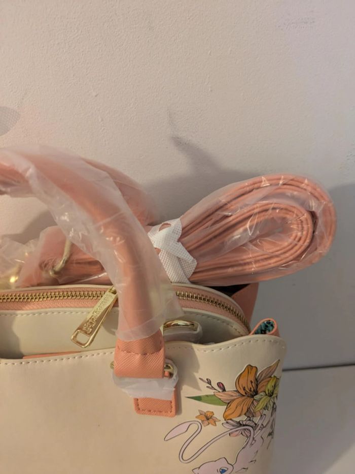 Sac bandoulière Loungefly Pokemon - Mew & Kanto - photo numéro 4